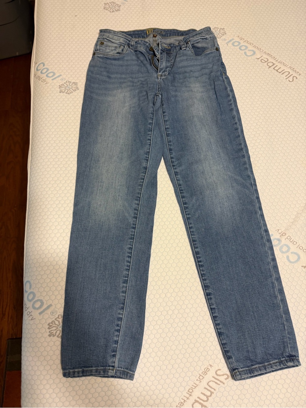 Kut from the Kloth Women's Straight Leg Jeans in Medium Blue Wash bin5